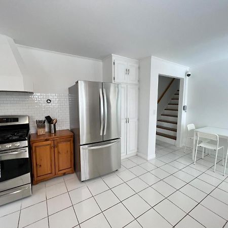 Letitia Heights !E Spacious And Quiet Private Bedroom With Private Bathroom Barrie Esterno foto