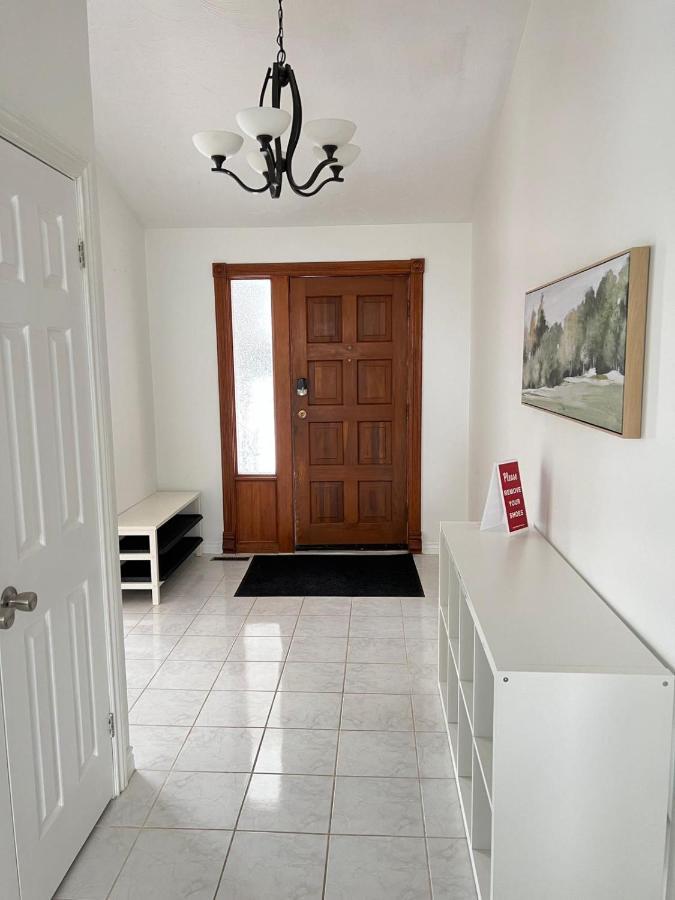 Letitia Heights !E Spacious And Quiet Private Bedroom With Private Bathroom Barrie Esterno foto
