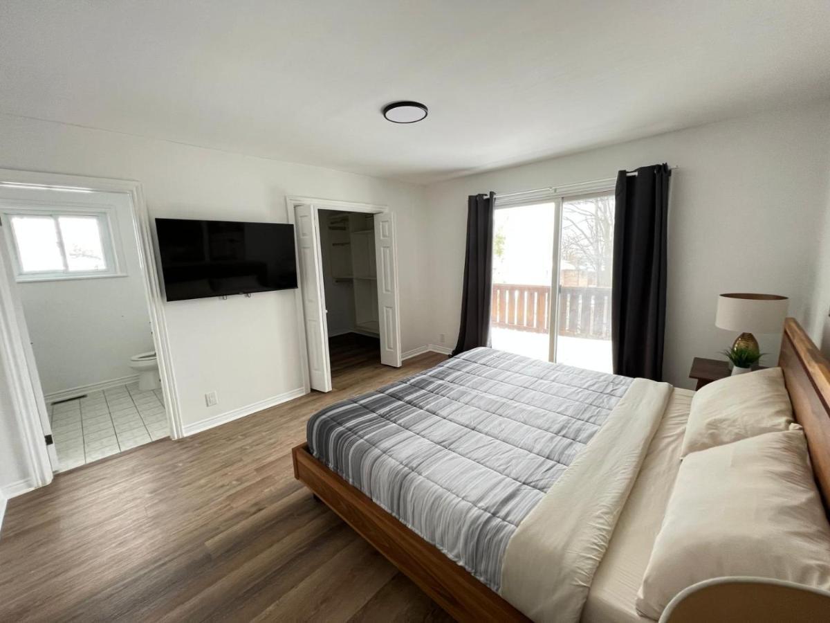 Letitia Heights !E Spacious And Quiet Private Bedroom With Private Bathroom Barrie Esterno foto