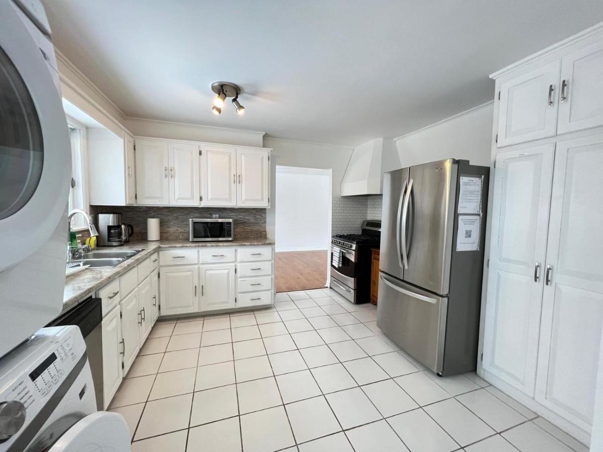 Letitia Heights !E Spacious And Quiet Private Bedroom With Private Bathroom Barrie Esterno foto