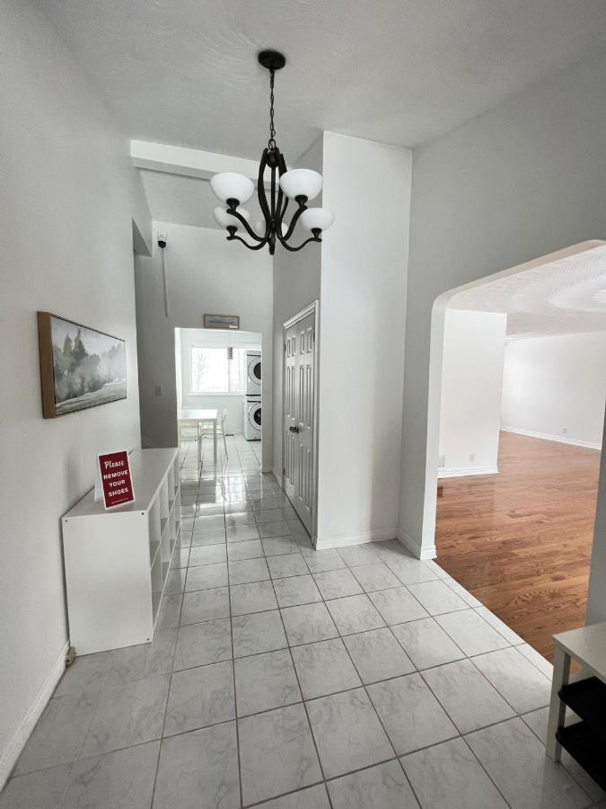 Letitia Heights !E Spacious And Quiet Private Bedroom With Private Bathroom Barrie Esterno foto