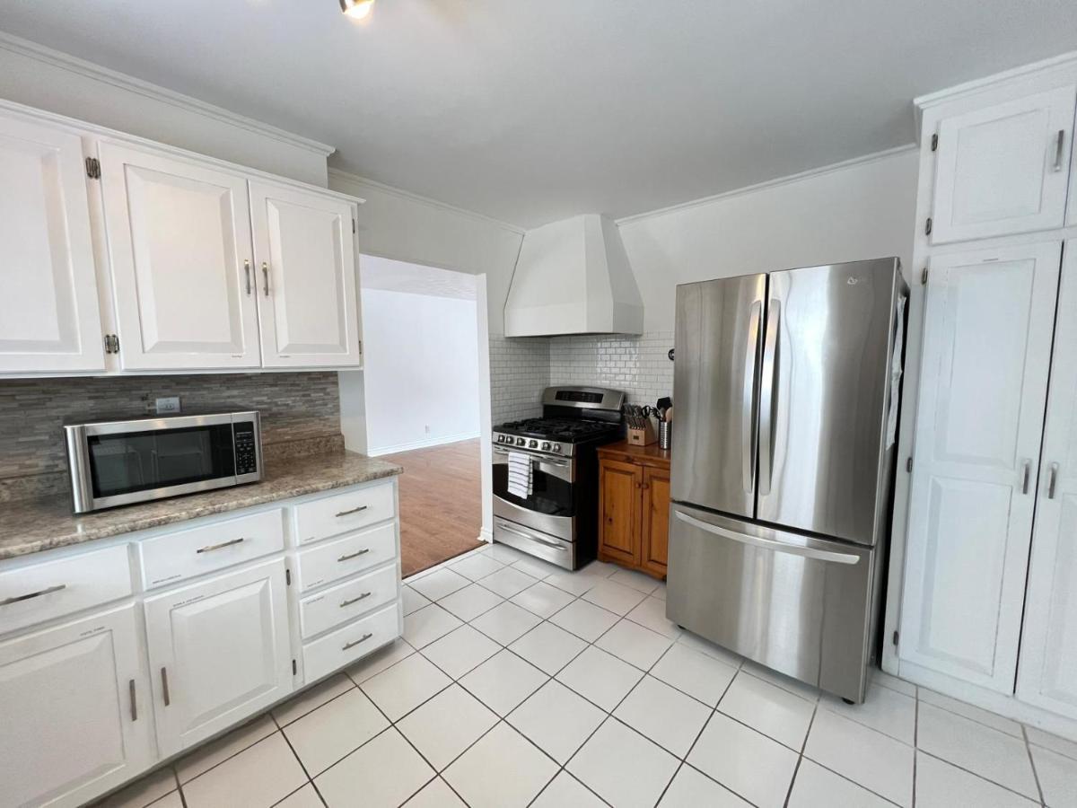 Letitia Heights !E Spacious And Quiet Private Bedroom With Private Bathroom Barrie Esterno foto