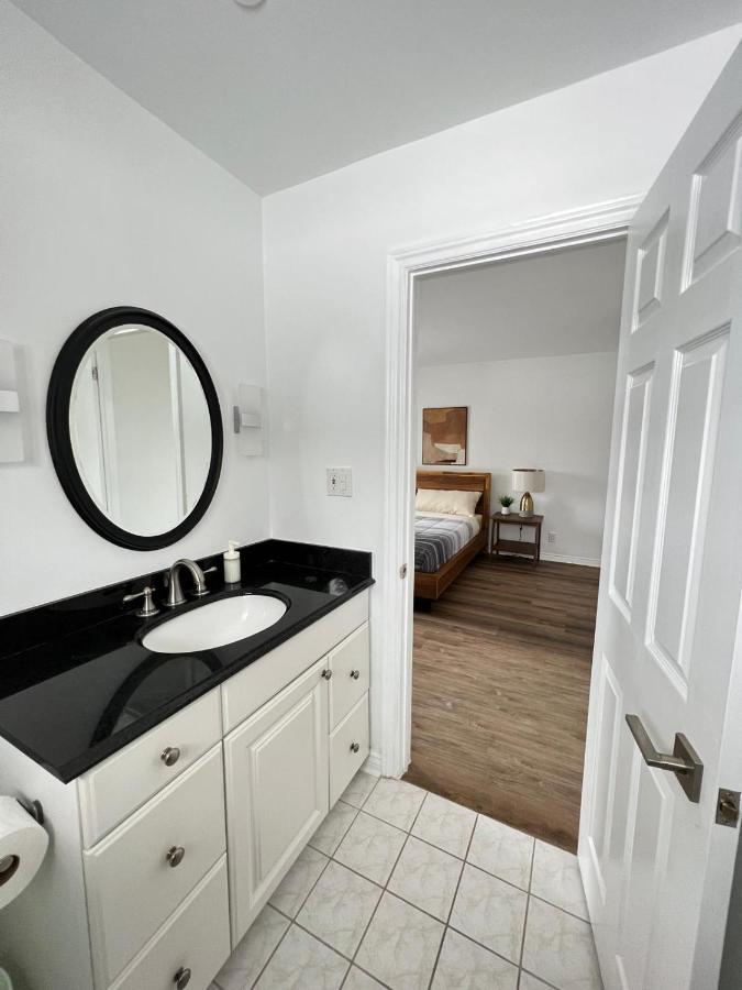 Letitia Heights !E Spacious And Quiet Private Bedroom With Private Bathroom Barrie Esterno foto